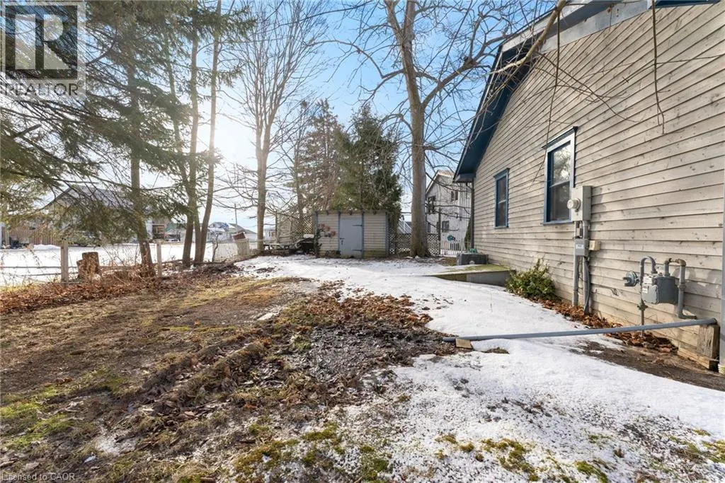 627 NELSON Street W