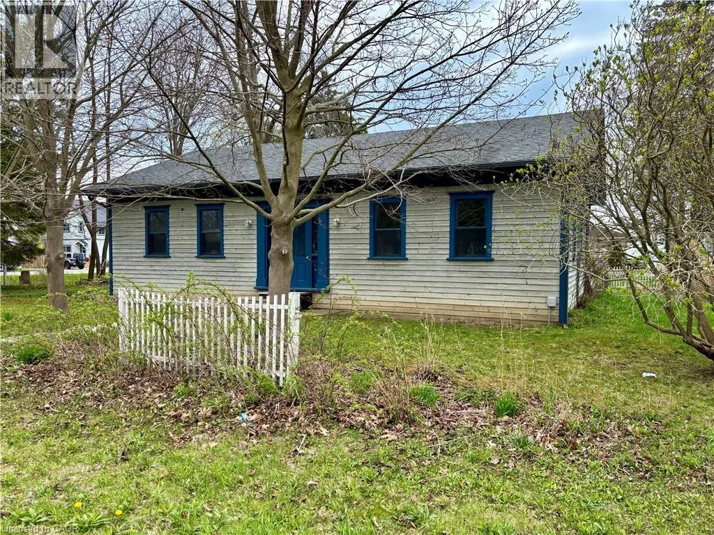 627 NELSON Street W