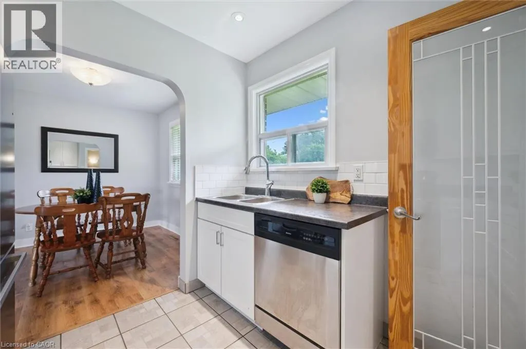 13 MEADOWVALE Avenue