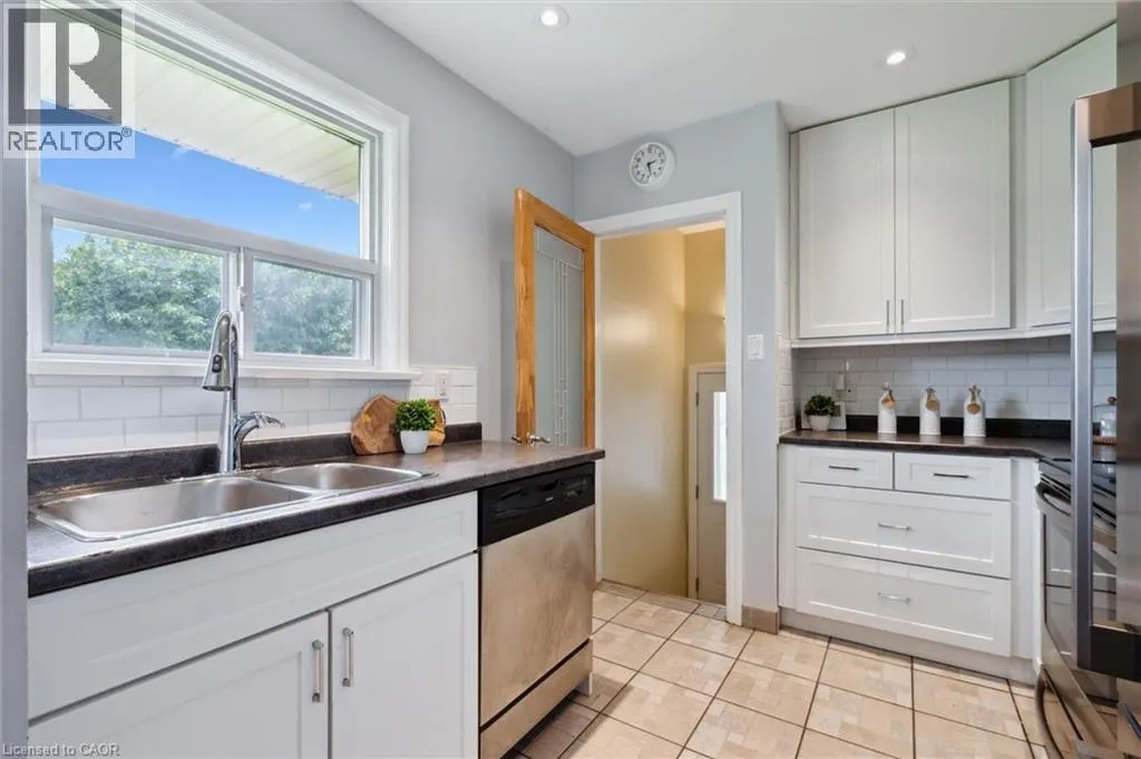 13 MEADOWVALE Avenue