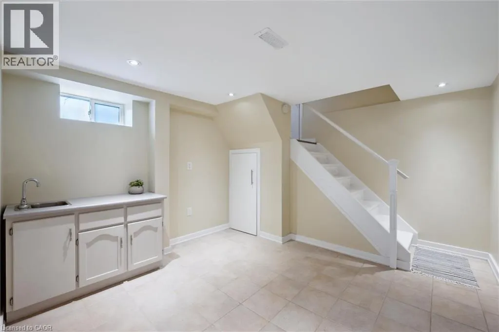 13 MEADOWVALE Avenue