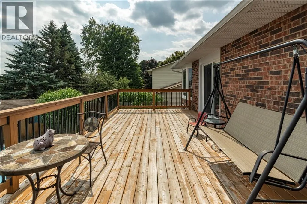 29 ARMSTRONG Crescent