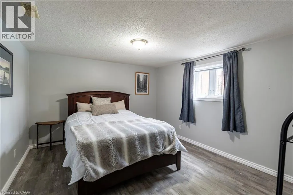 29 ARMSTRONG Crescent