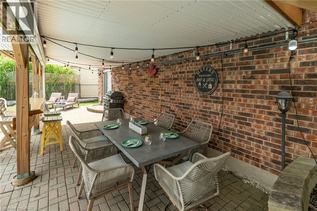 29 ARMSTRONG Crescent