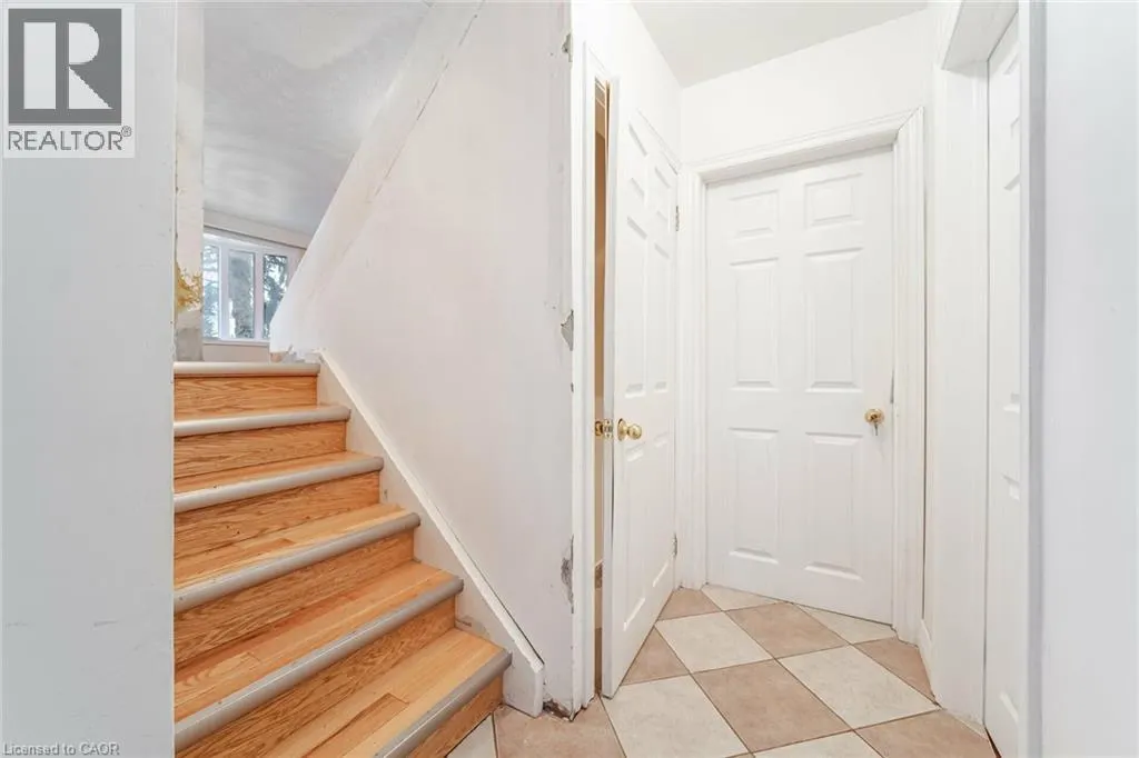 23 GARDENTREE Street