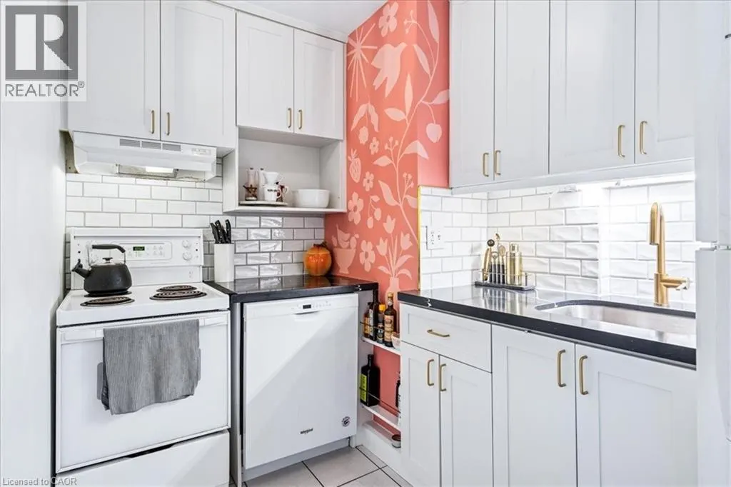 114 VAUGHAN Road Unit# 103, #103