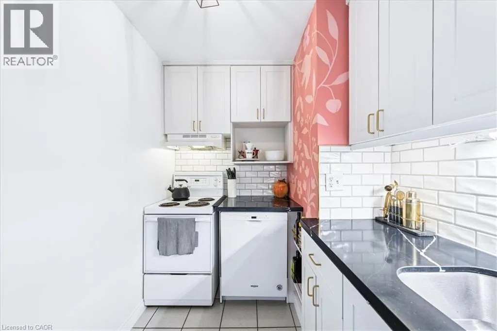114 VAUGHAN Road Unit# 103, #103