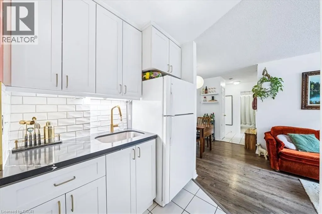 114 VAUGHAN Road Unit# 103, #103