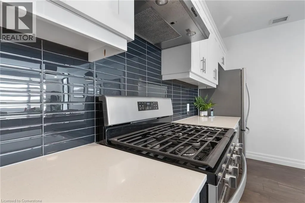 38 HARBOUR Street Unit# 203, #203