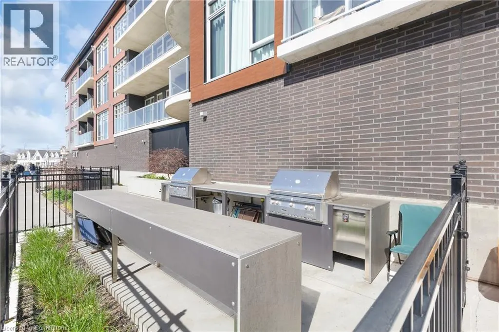 38 HARBOUR Street Unit# 203, #203
