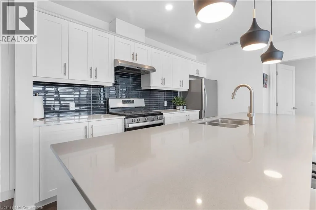 38 HARBOUR Street Unit# 203, #203