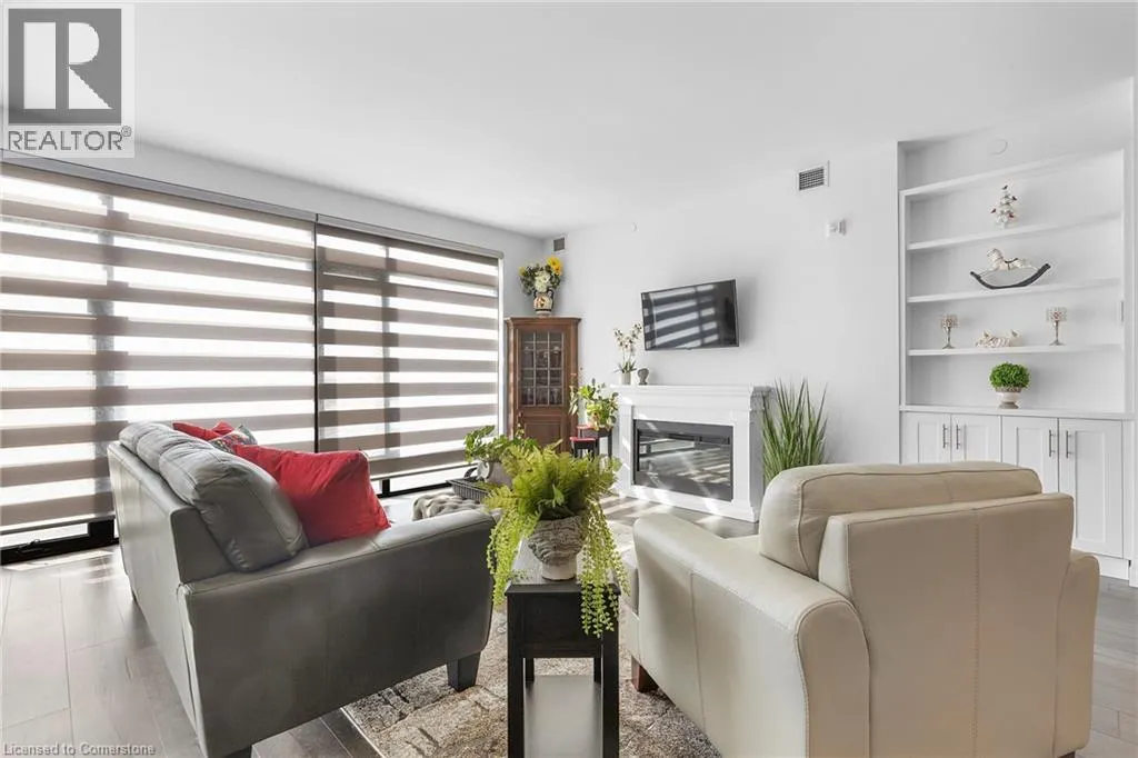 38 HARBOUR Street Unit# 203, #203