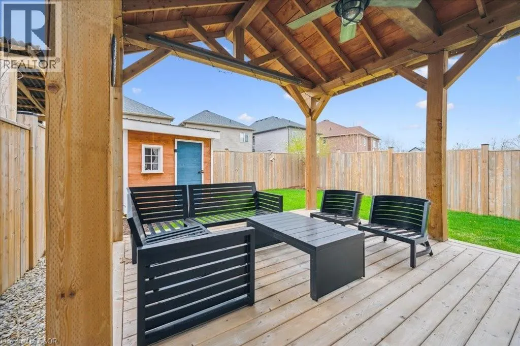 33 MCFARLANE Crescent
