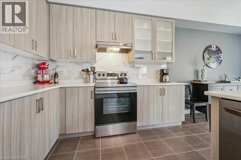 33 MCFARLANE Crescent