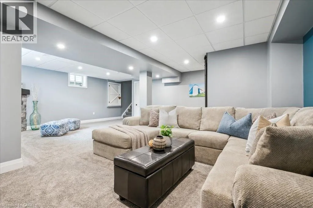 33 MCFARLANE Crescent