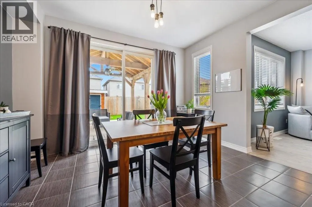 33 MCFARLANE Crescent