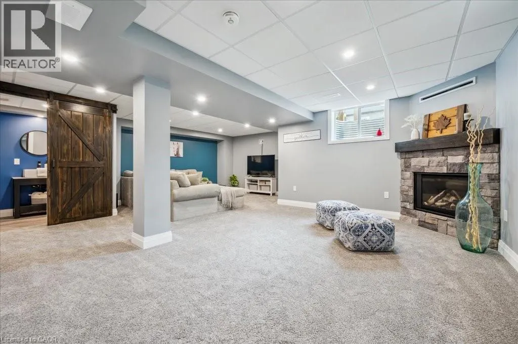33 MCFARLANE Crescent