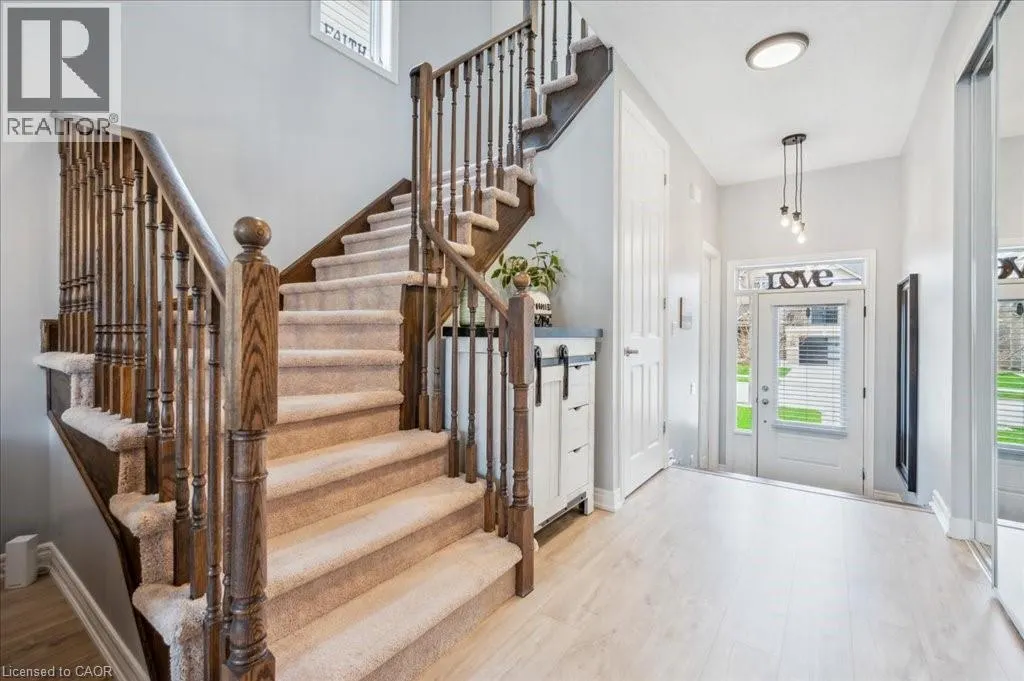 33 MCFARLANE Crescent