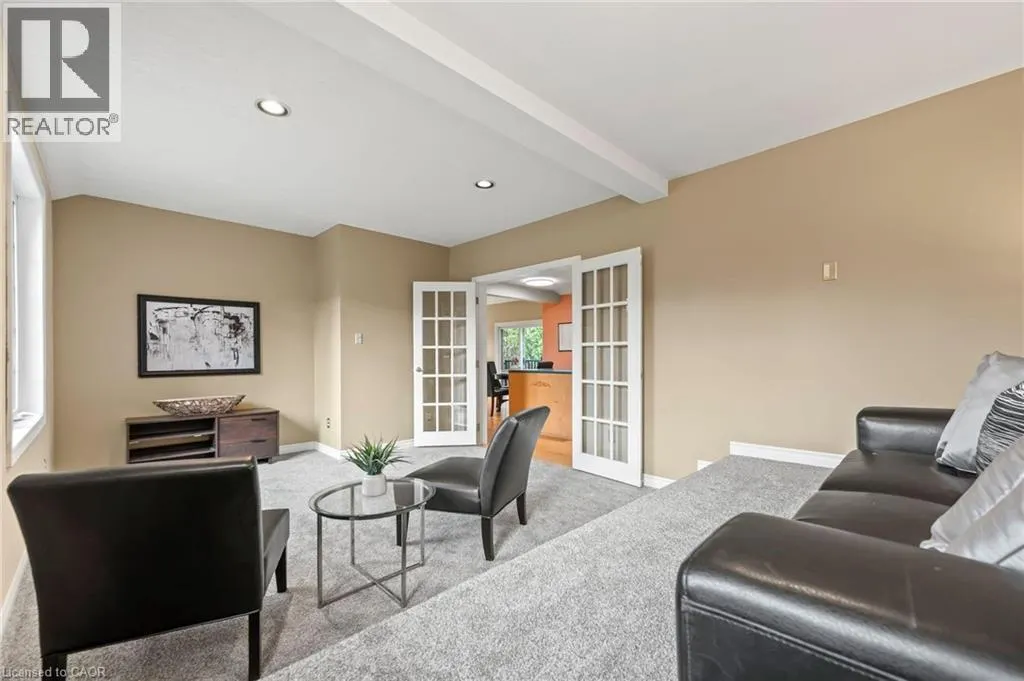 4 BROCK Road N