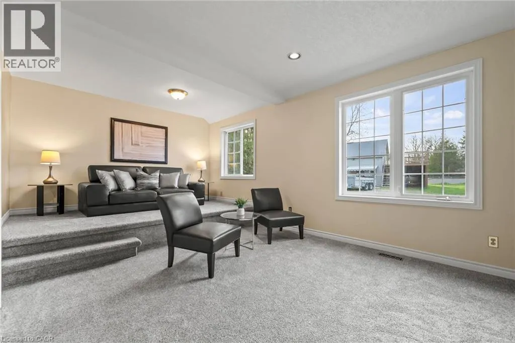 4 BROCK Road N