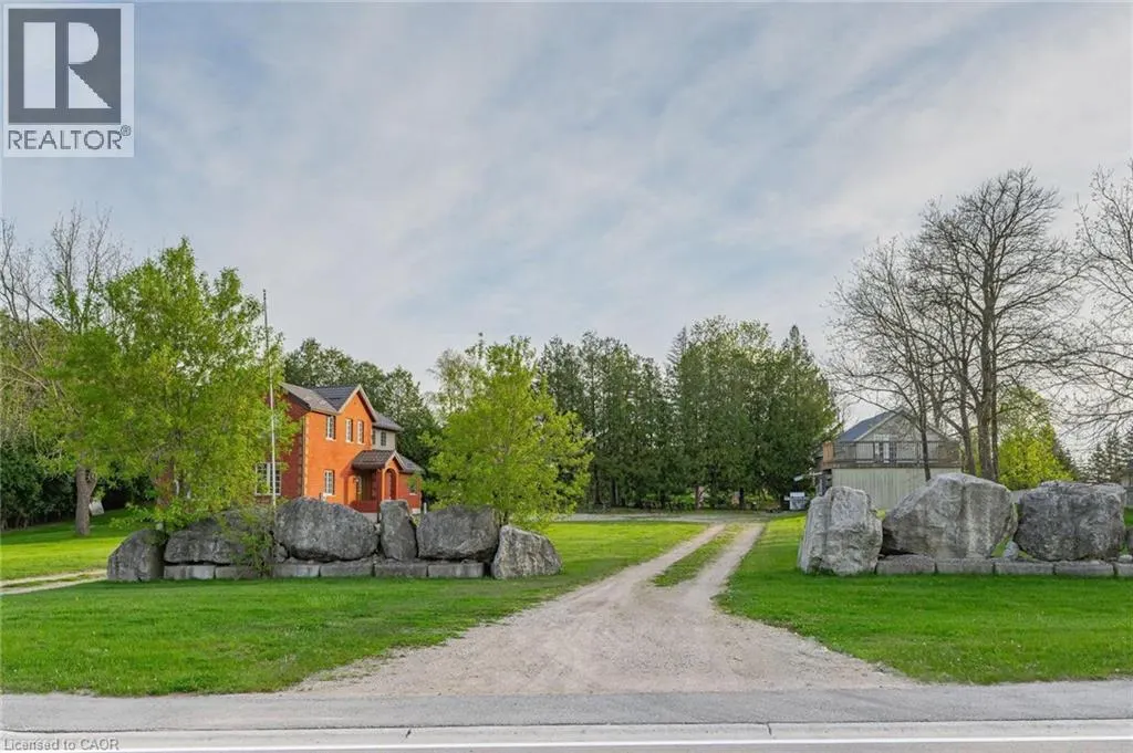 4 BROCK Road N