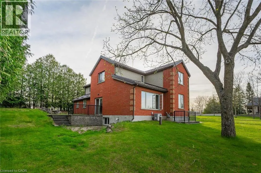 4 BROCK Road N