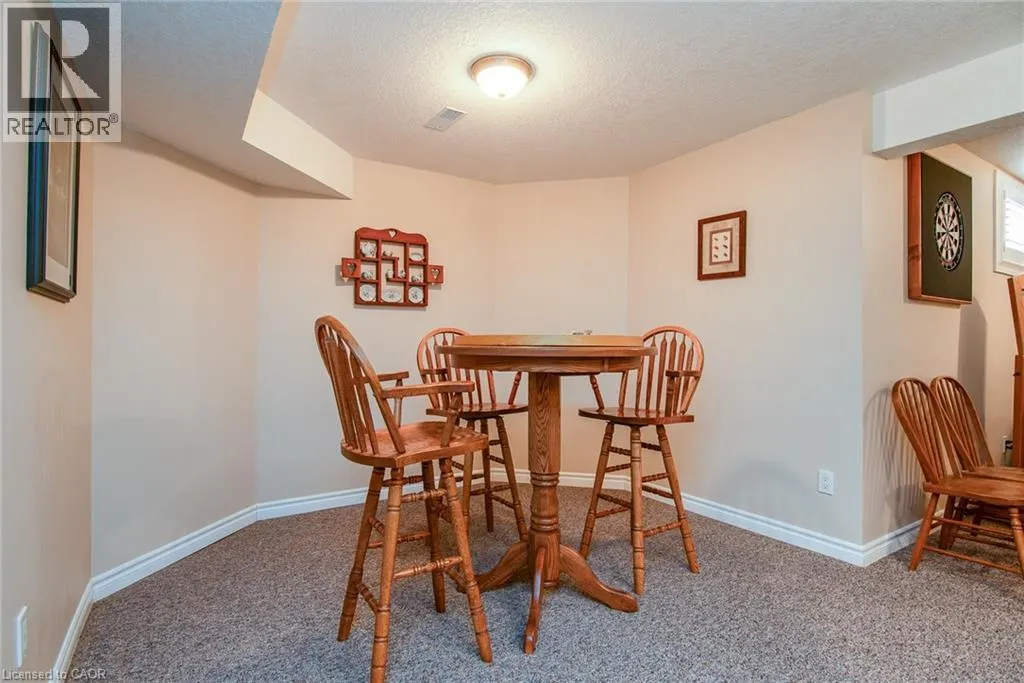 58 ZINKANN Crescent