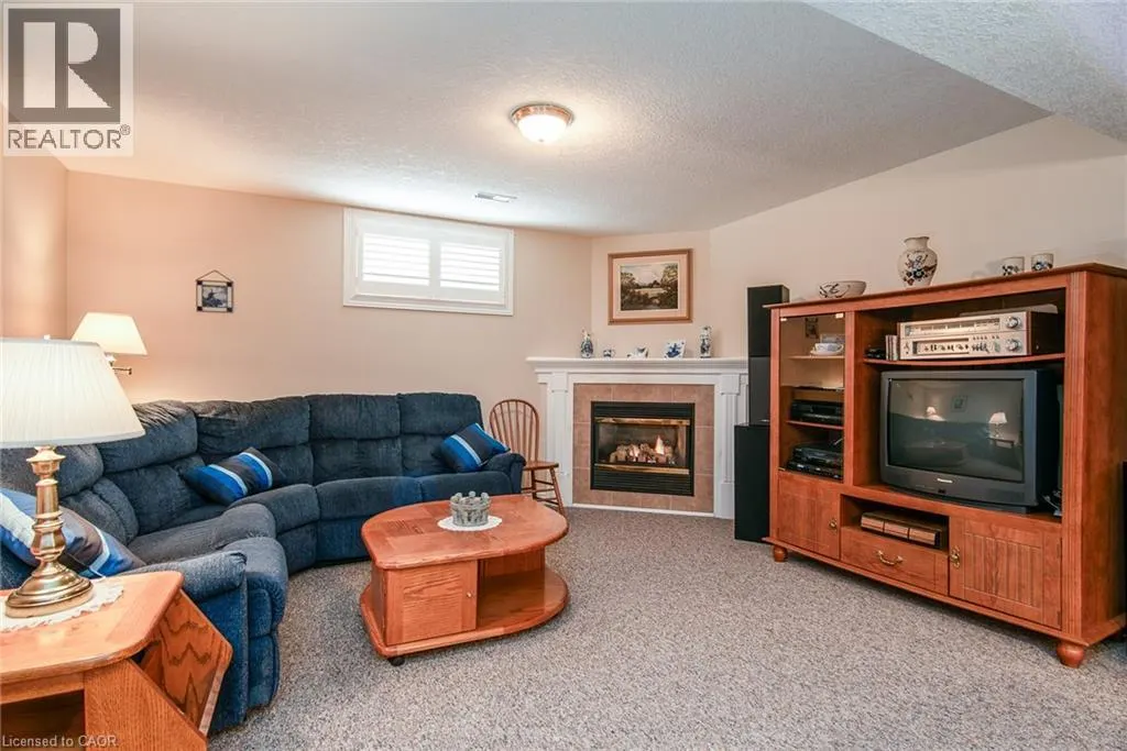 58 ZINKANN Crescent