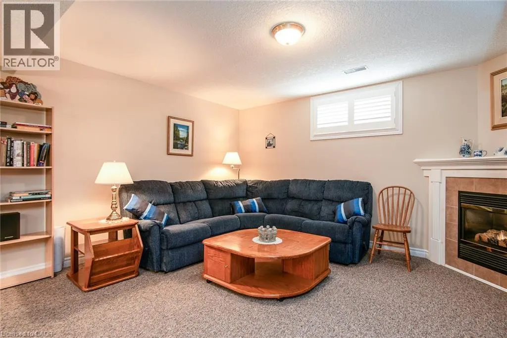 58 ZINKANN Crescent