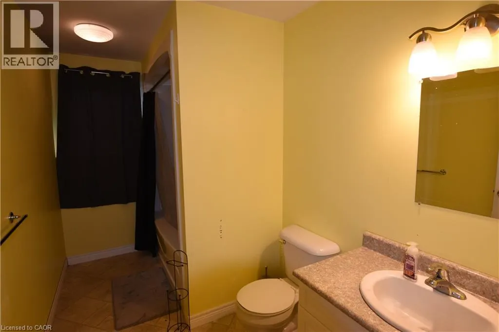 3 ELGIN Street S