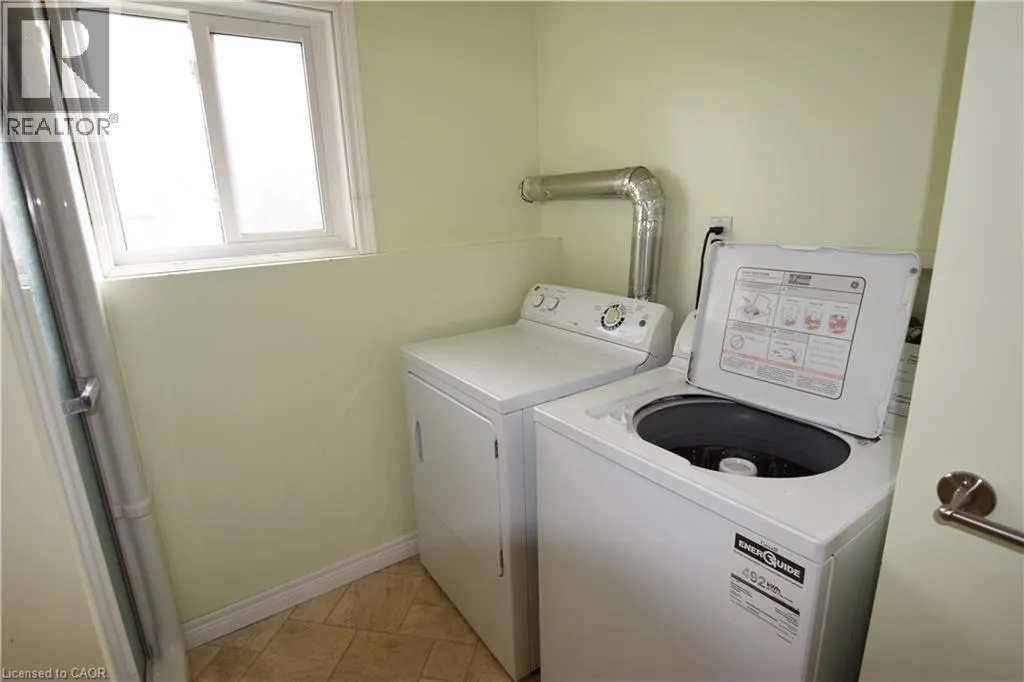 3 ELGIN Street S