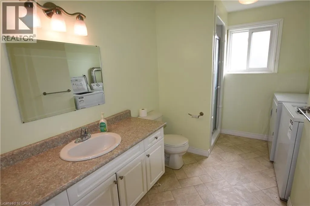3 ELGIN Street S
