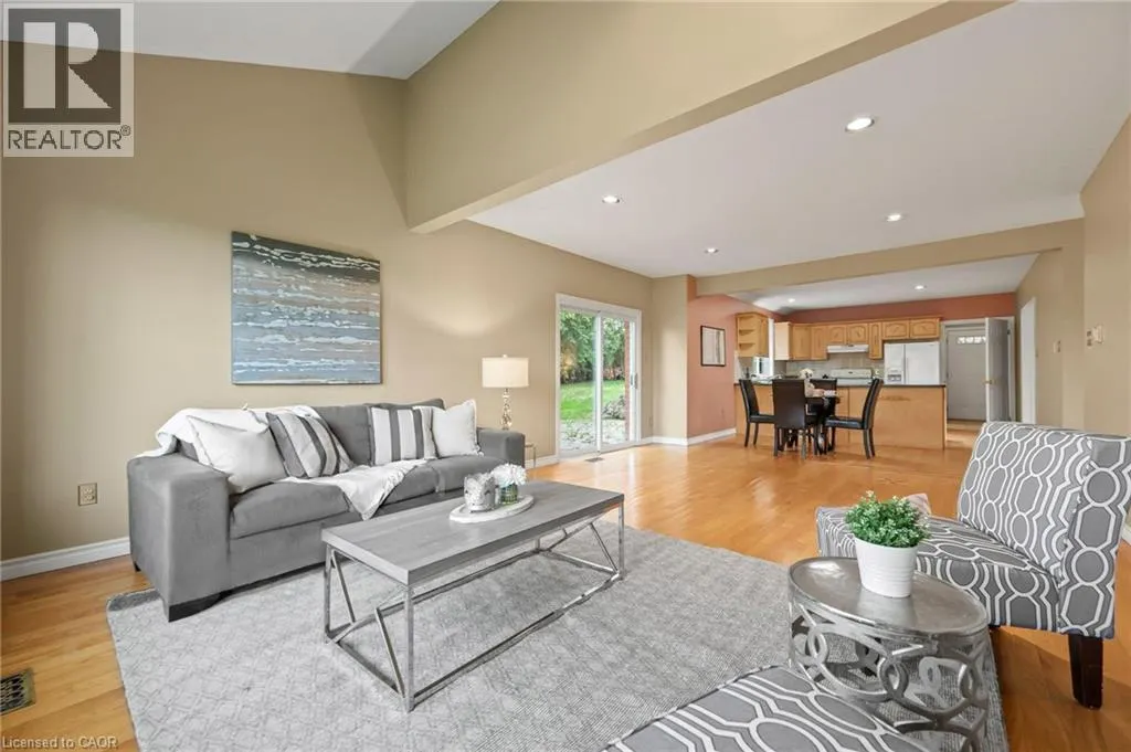 4 BROCK Road N