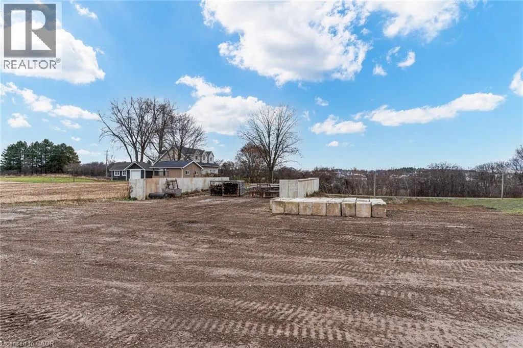 1431 WILSON Street W