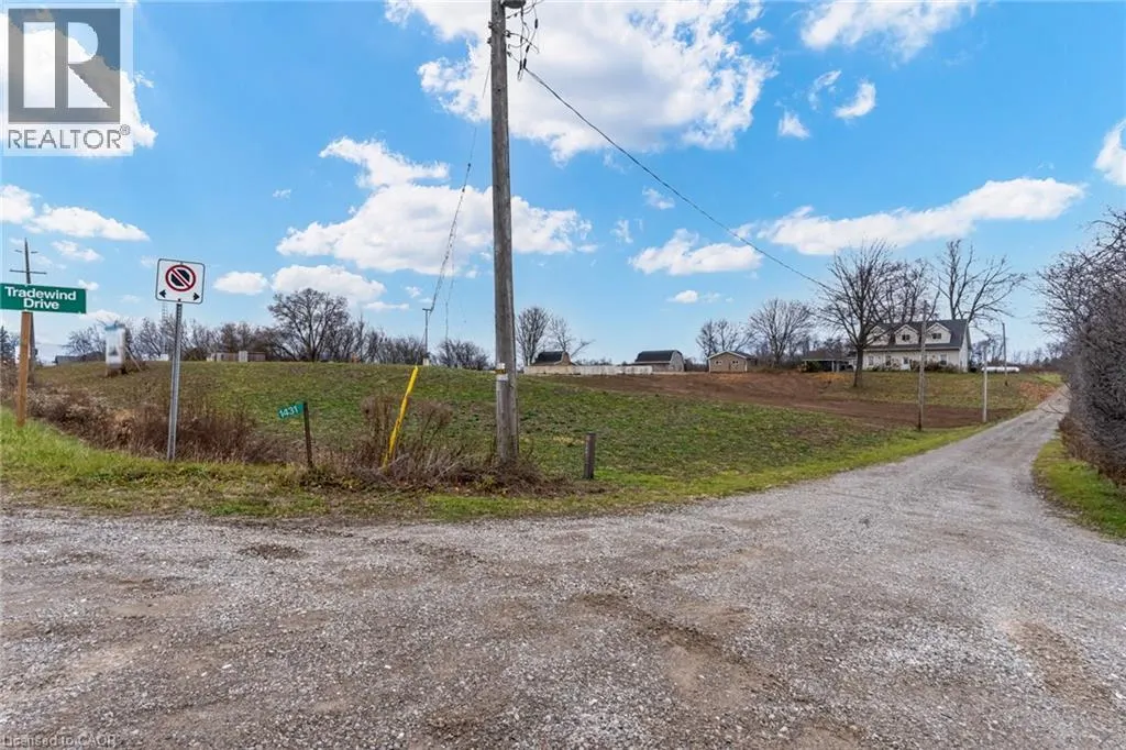 1431 WILSON Street W