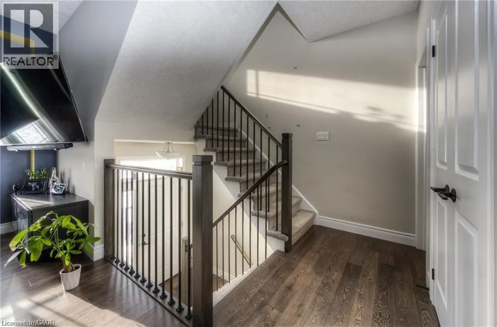 110 LOXLEIGH Lane