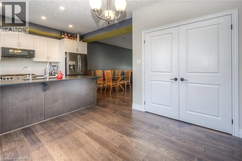 110 LOXLEIGH Lane