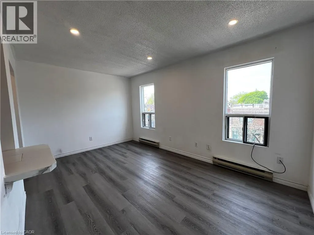 102 GREENSIDES Avenue Unit# 11, #11