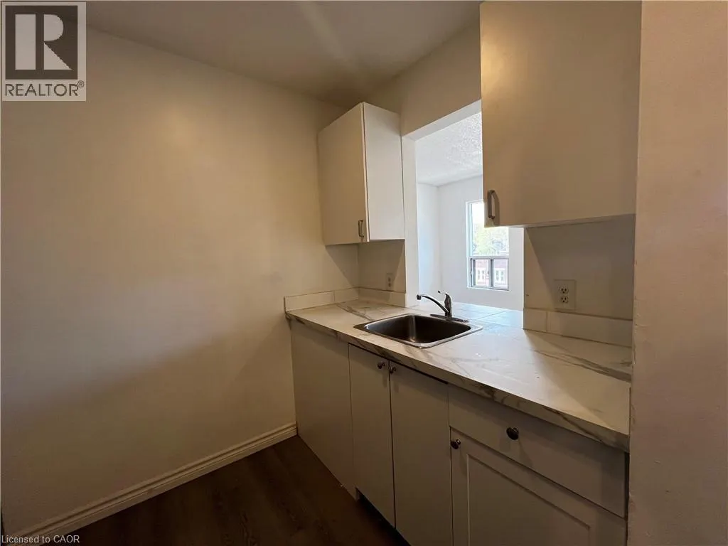 102 GREENSIDES Avenue Unit# 11, #11