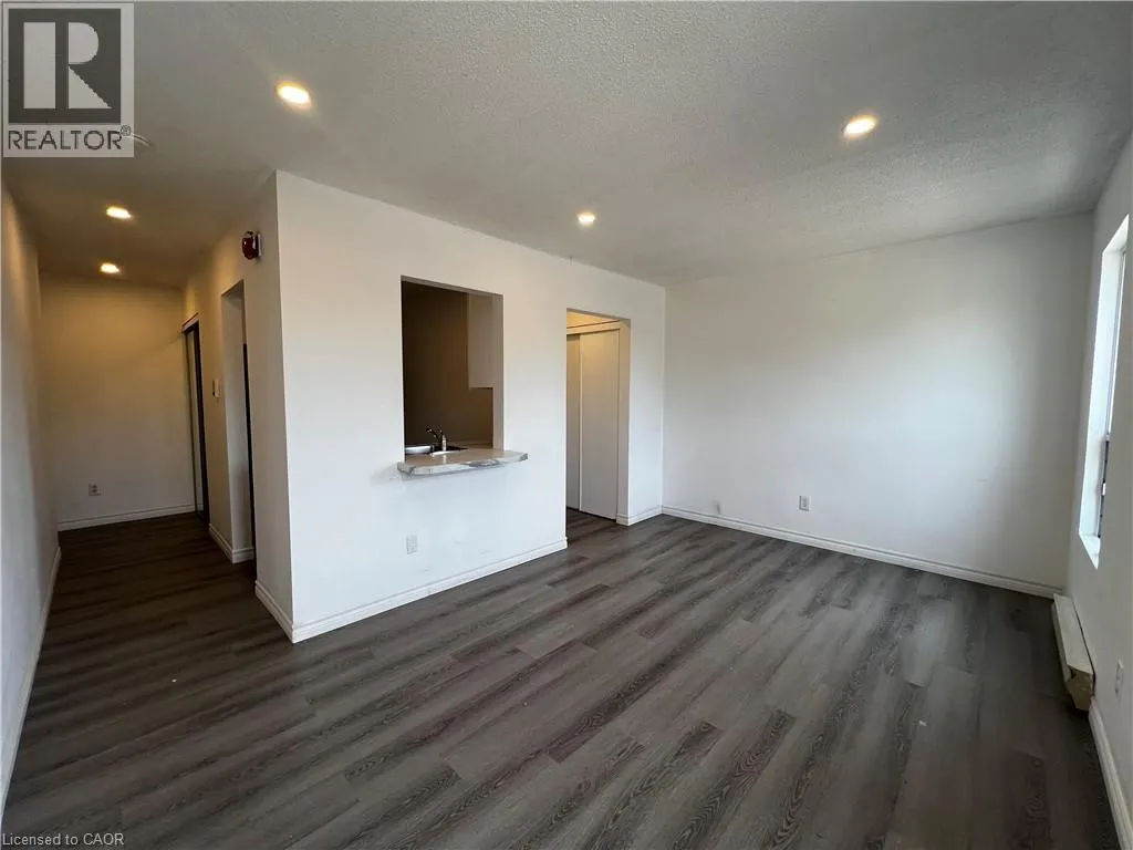 102 GREENSIDES Avenue Unit# 11, #11