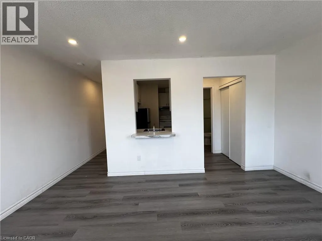 102 GREENSIDES Avenue Unit# 11, #11