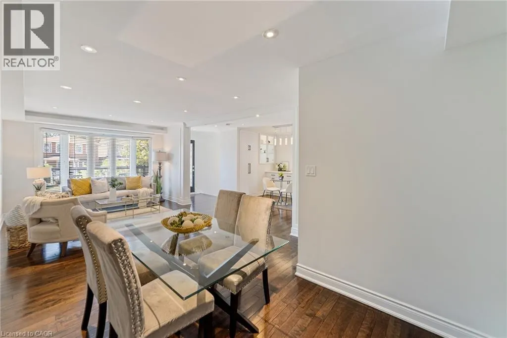 1363 HARMSWORTH Square