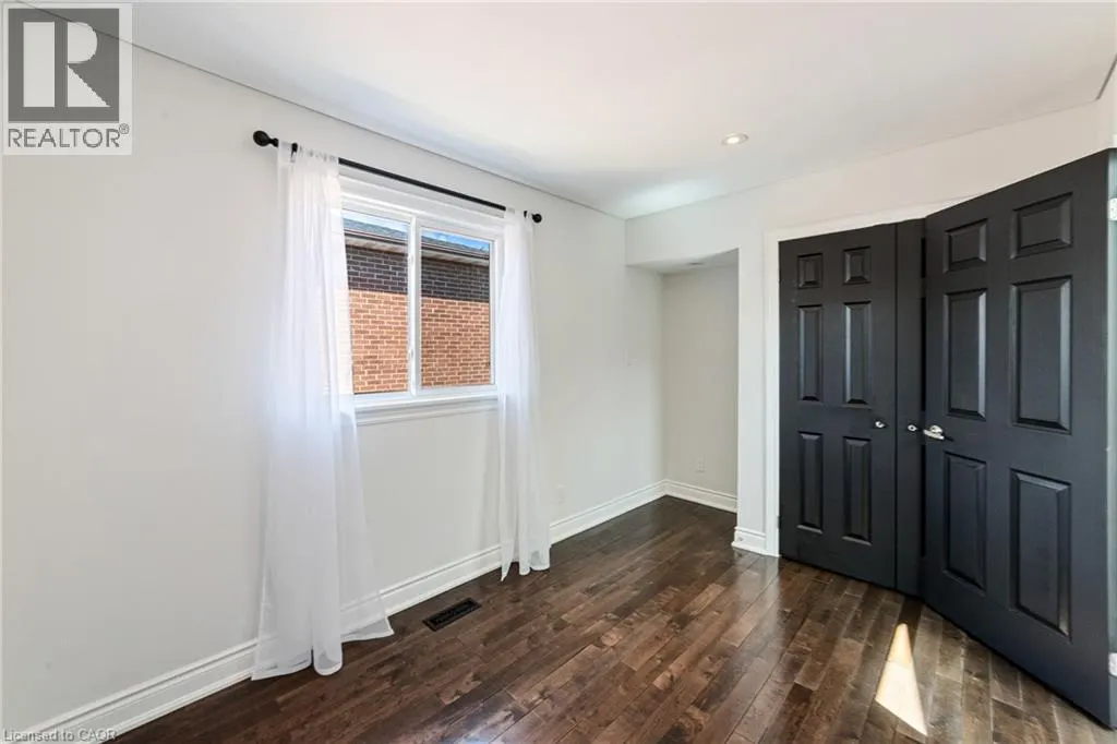 1363 HARMSWORTH Square