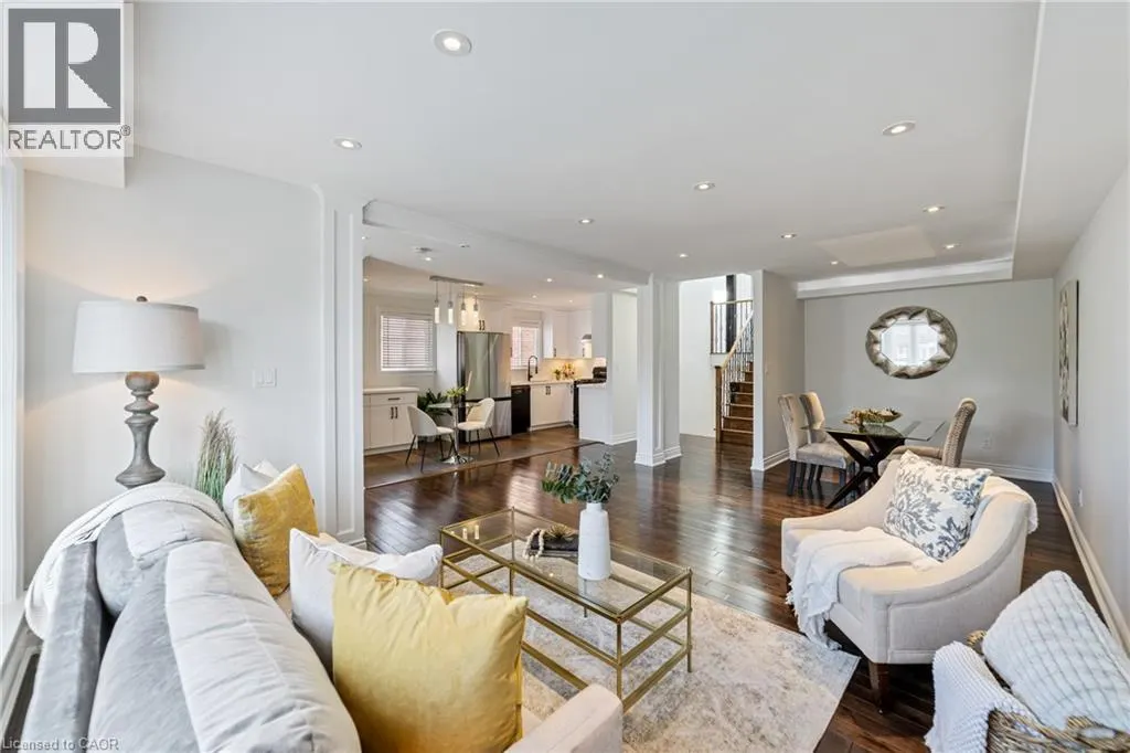 1363 HARMSWORTH Square