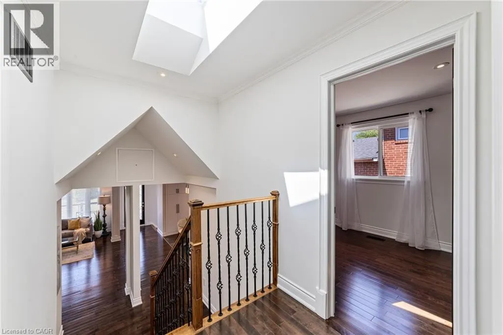 1363 HARMSWORTH Square