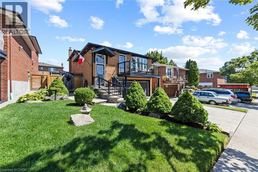 1363 HARMSWORTH Square