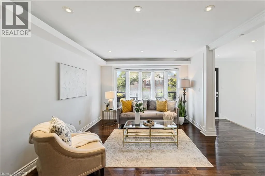 1363 HARMSWORTH Square