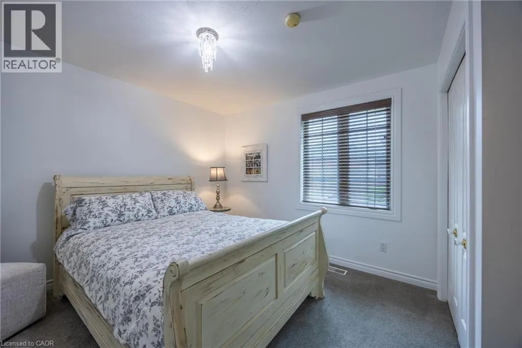 6 VIOLA Court