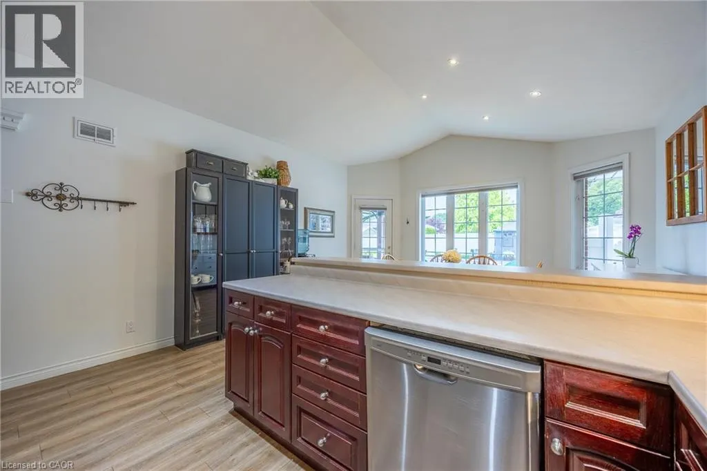 6 VIOLA Court