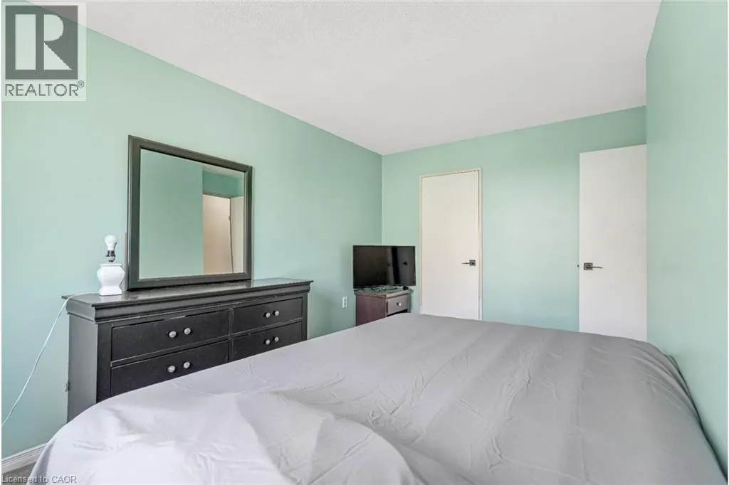 1050 FALGARWOOD Drive Unit# 121, #121